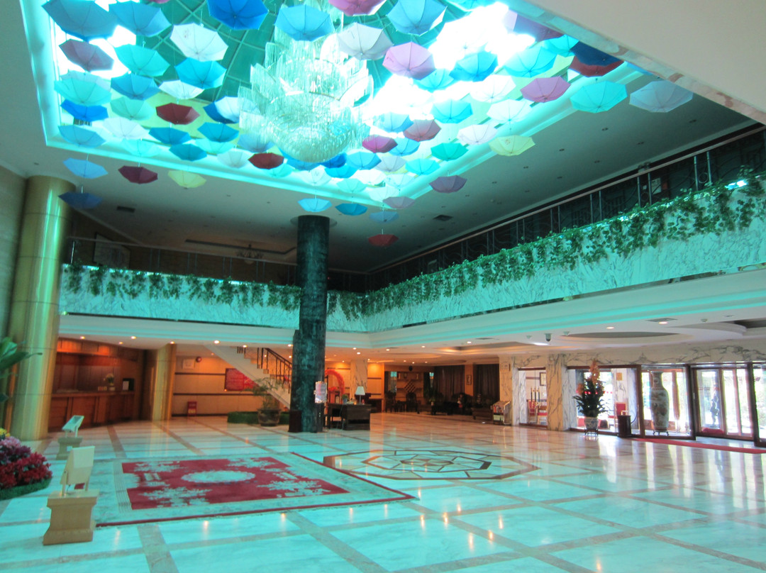 太阳大酒店主图