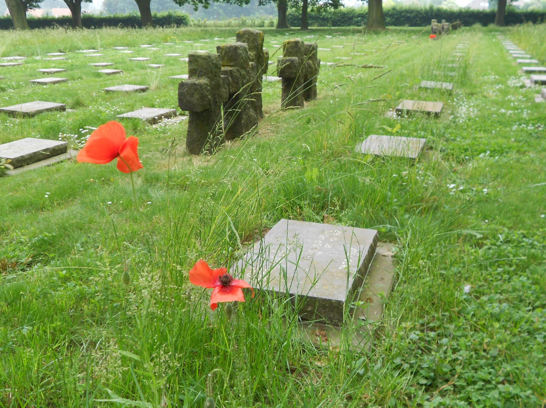 Deutscher Soldatenfriedhof  Hooglede景点图片