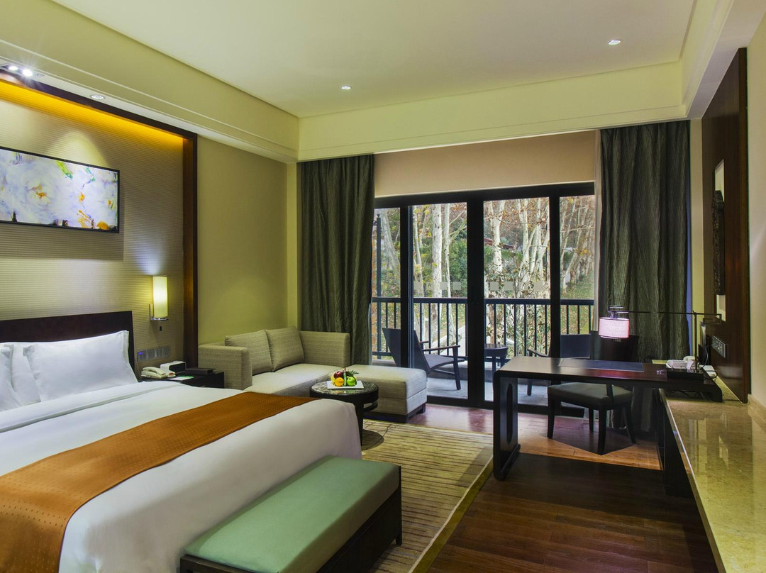 巢湖深业温泉假日度假酒店主图