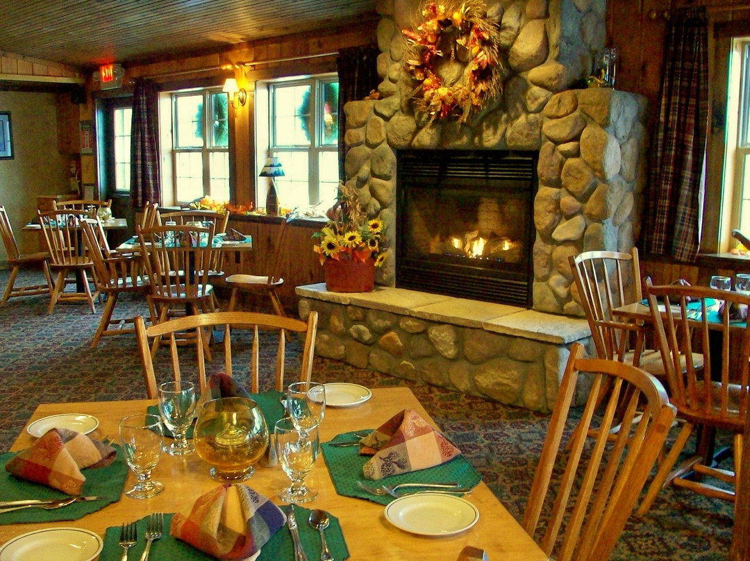 Beecher Falls餐馆和美食-Rainbow Grille & Tavern