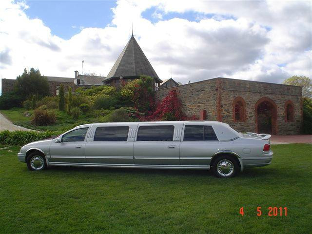 Shiralee Limousines Tours景点图片