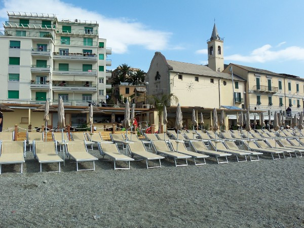 Bagni San Domenico Beach-瓦拉泽必去景点