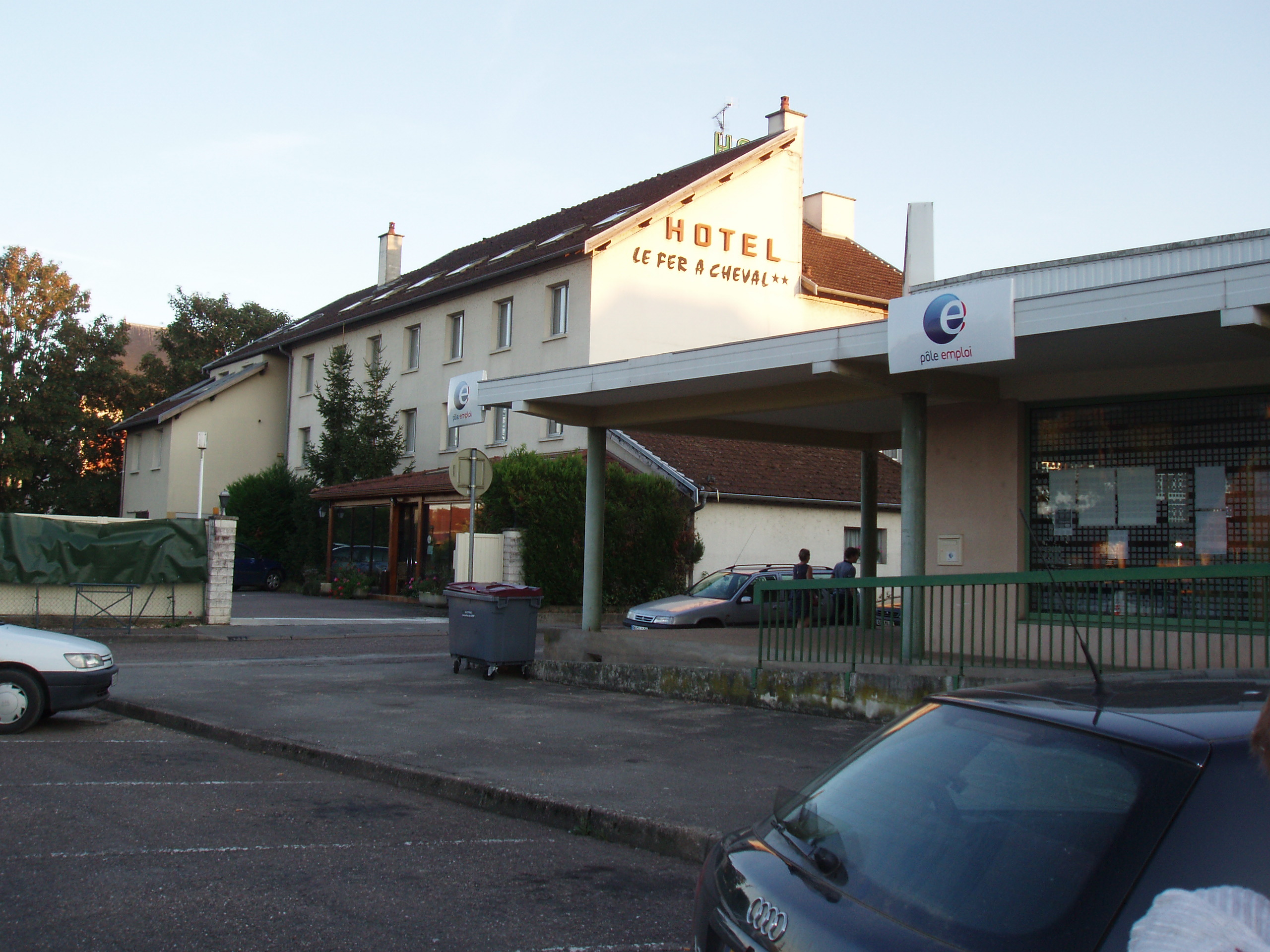 Hotel le fer a cheval-客卧