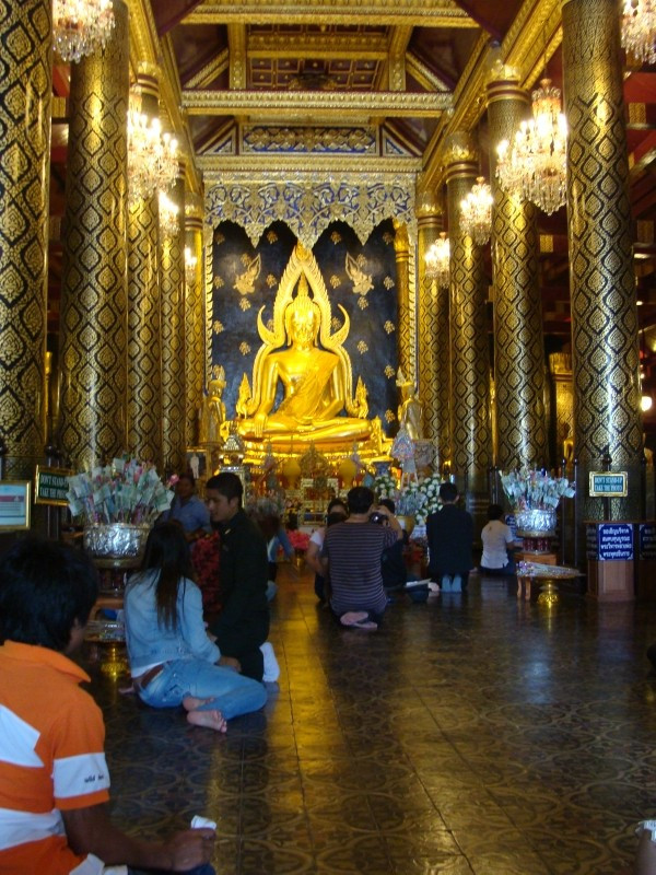 Phra Buddha Chinnarat景点图片