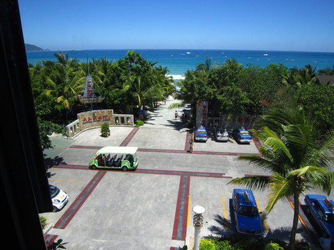 三亚鹿颐海景酒店（大东海海水浴场店）主图