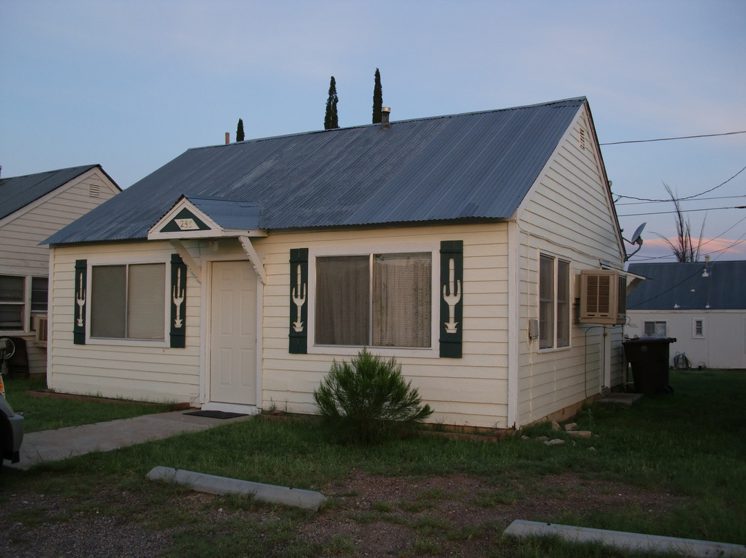 Lucky Cuss Cottages