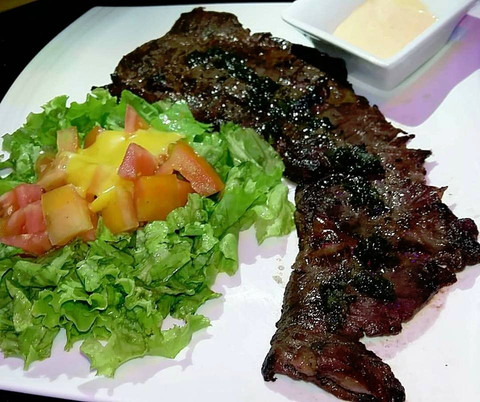 Monte Plata餐馆和美食-Morr Bar & Grill