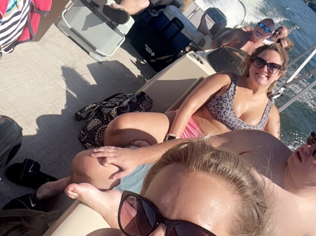 Adventure Boat Rentals-Lake Ozark必去景点