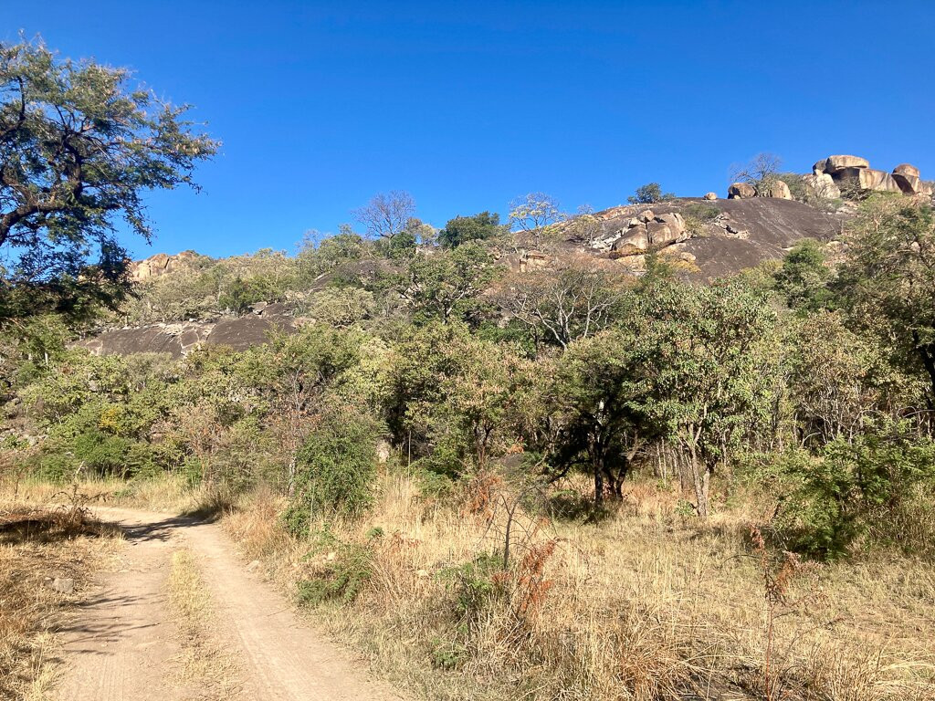岩石路大洞穴营地旅馆