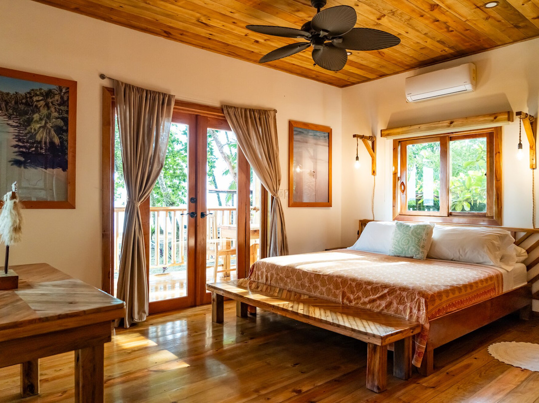 Casa Cayuco Eco-Adventure Lodge主图