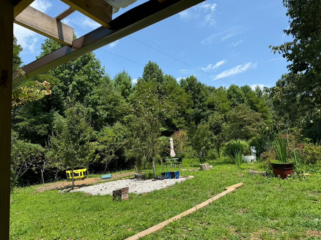 Little Switzerland Orchard & Winery LLC景点图片