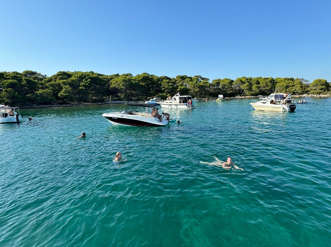 Private boat tour Ivan-Sveti Filip i Jakov必去景点