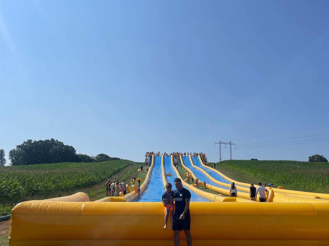 Mega Slip And Slide Dorset景点图片