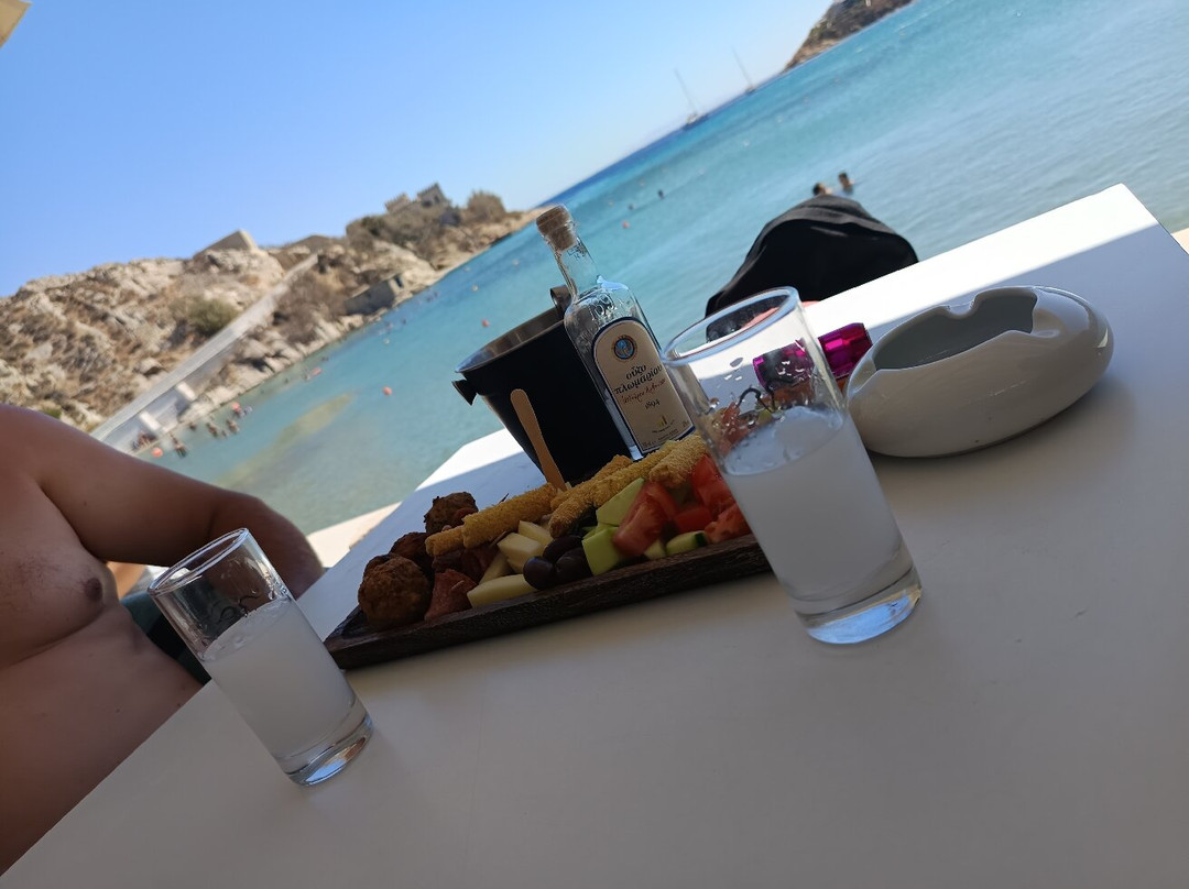 Vari Beach-Vari必去景点