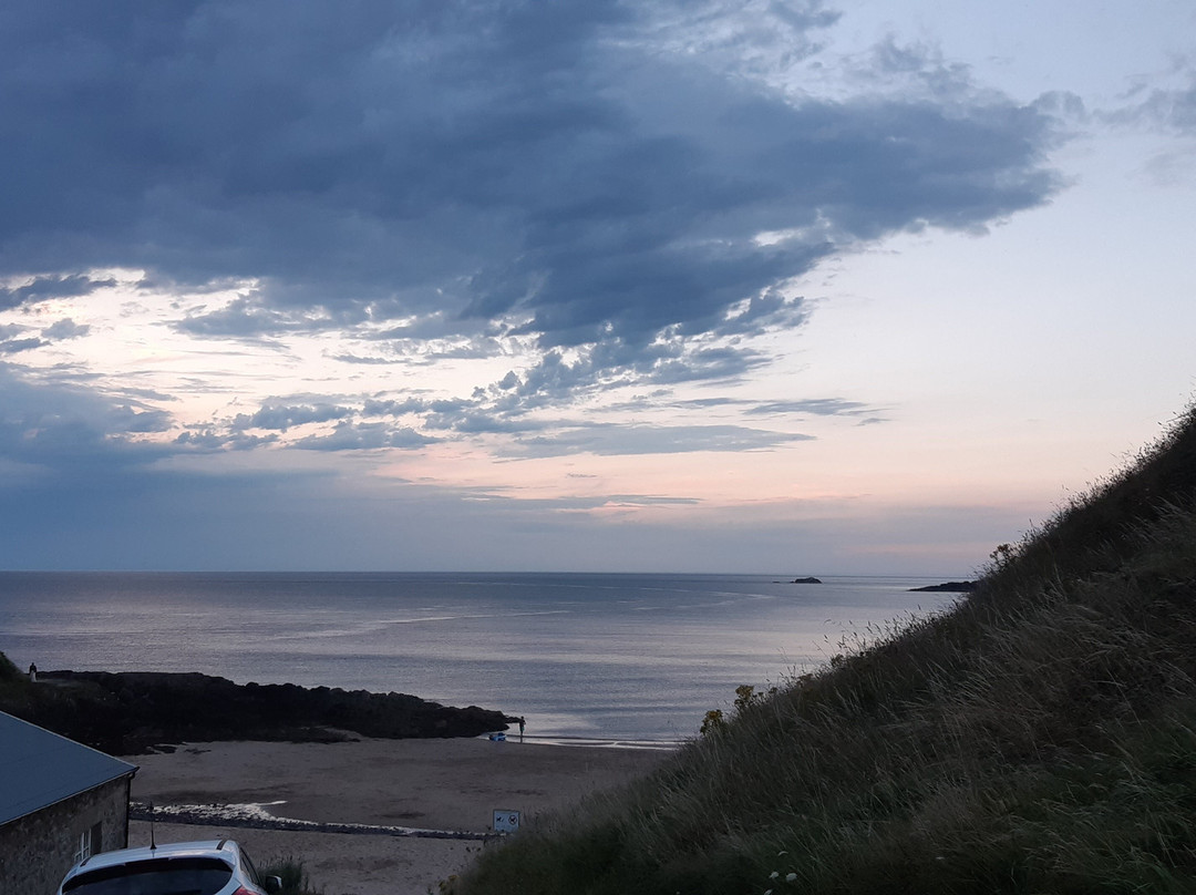 Porthor Beach (Whistling Sands)景点图片