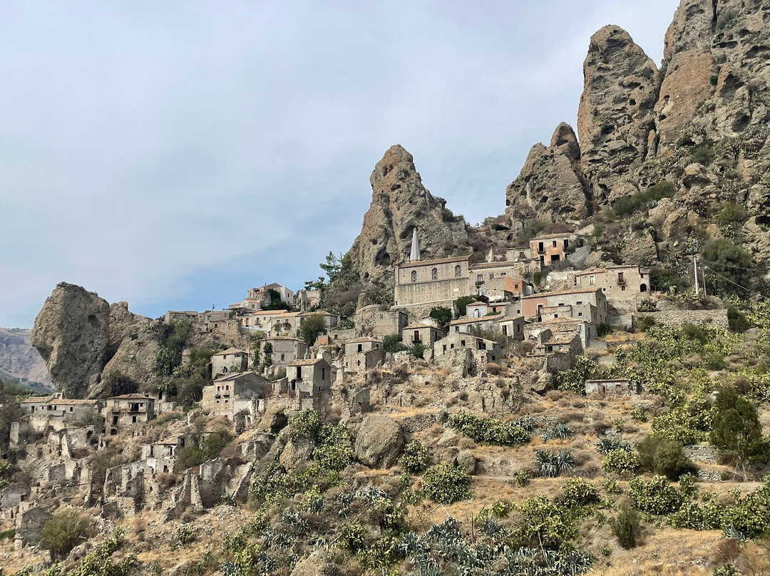 Le Cinque Dita Di Pentedattilo景点图片