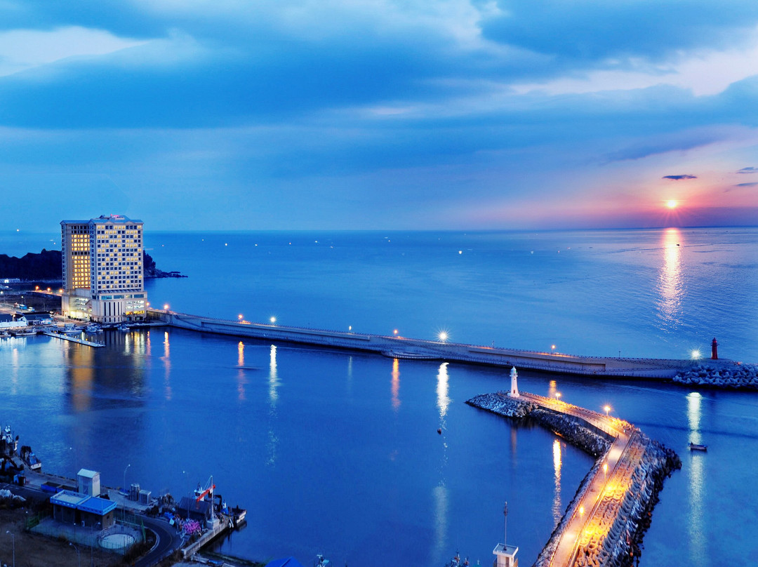 Ramada Gangwon Sokcho Hotel主图