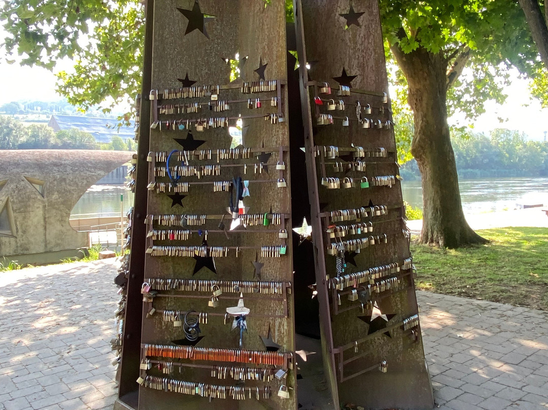 Nation Pillars-Schengen必去景点