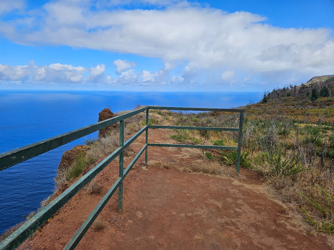 Miradouro do Pico Vermelho-Ponta do Pargo必去景点