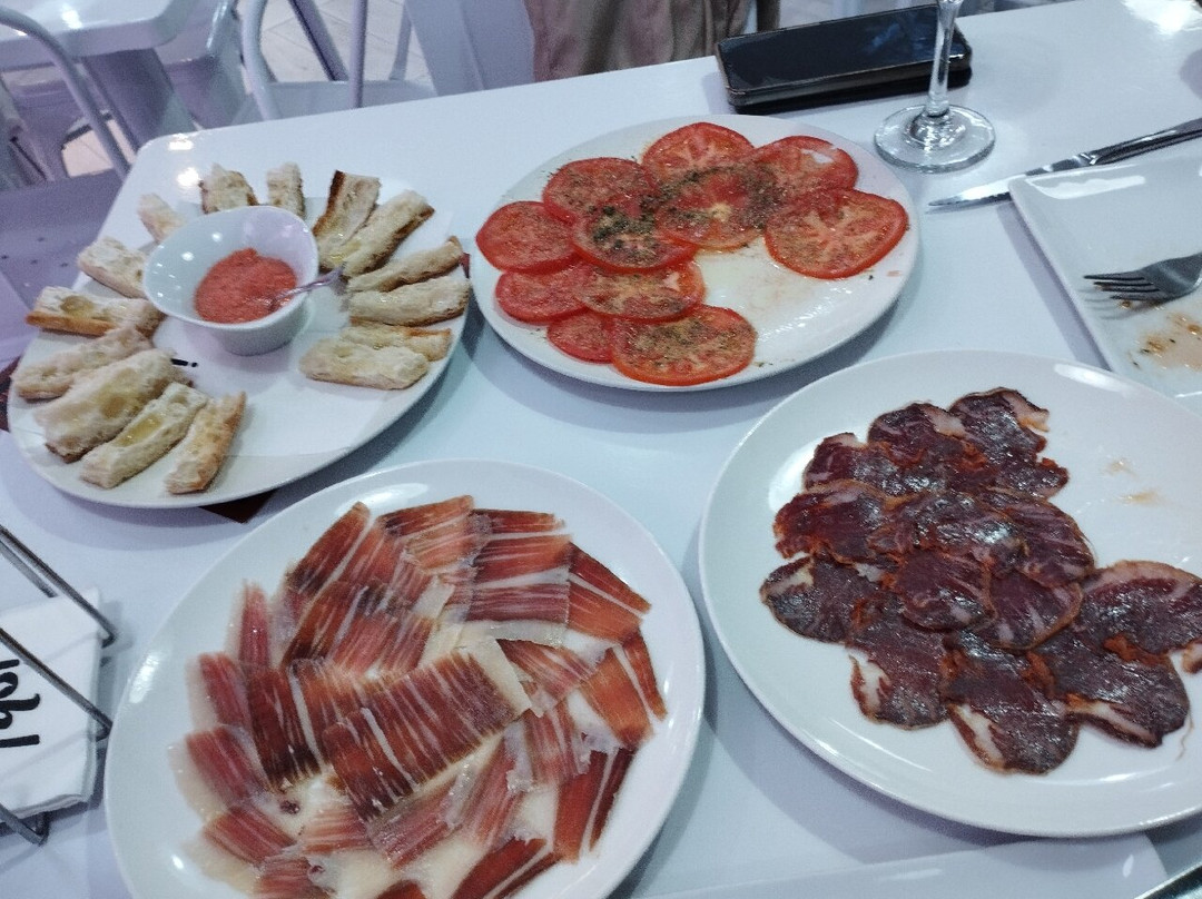 ¡OH! Espacio del Jamon-La Alberca必去景点