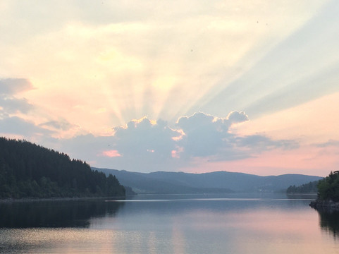 胡贝图斯湖酒店主图
