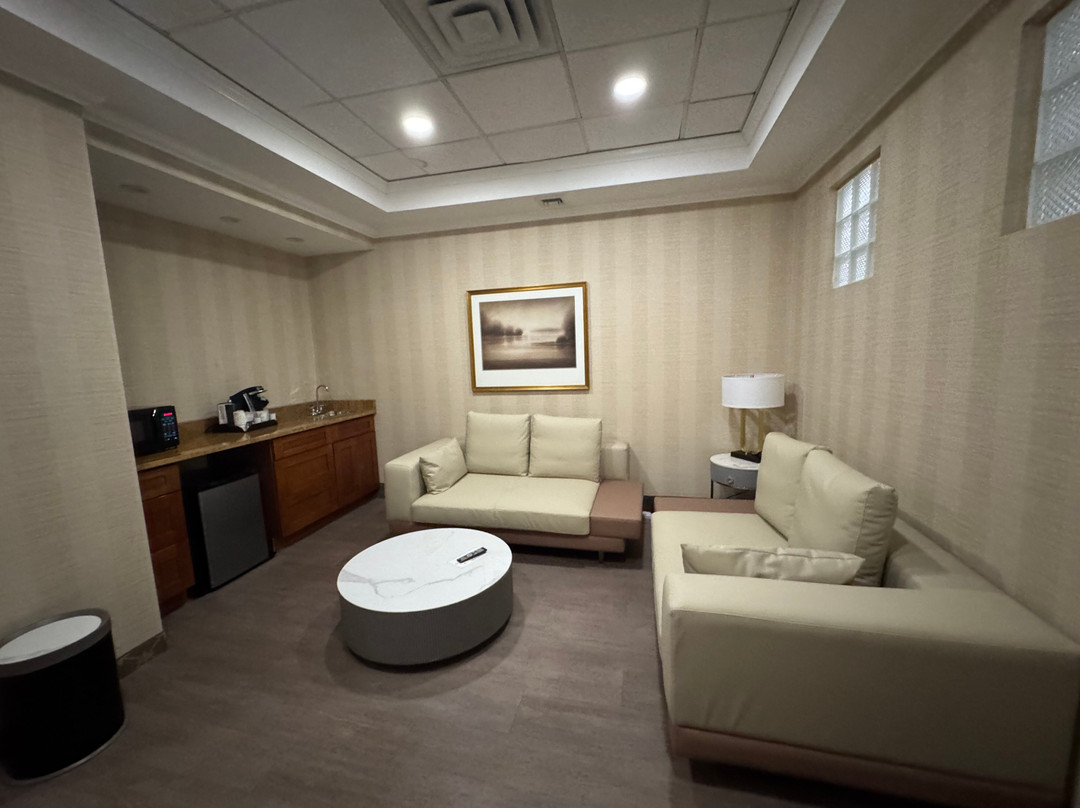 长岛普雷恩维尔假日酒店主图