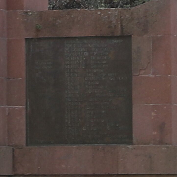 Monumento Ai Caduti Di Bosa-博萨必去景点