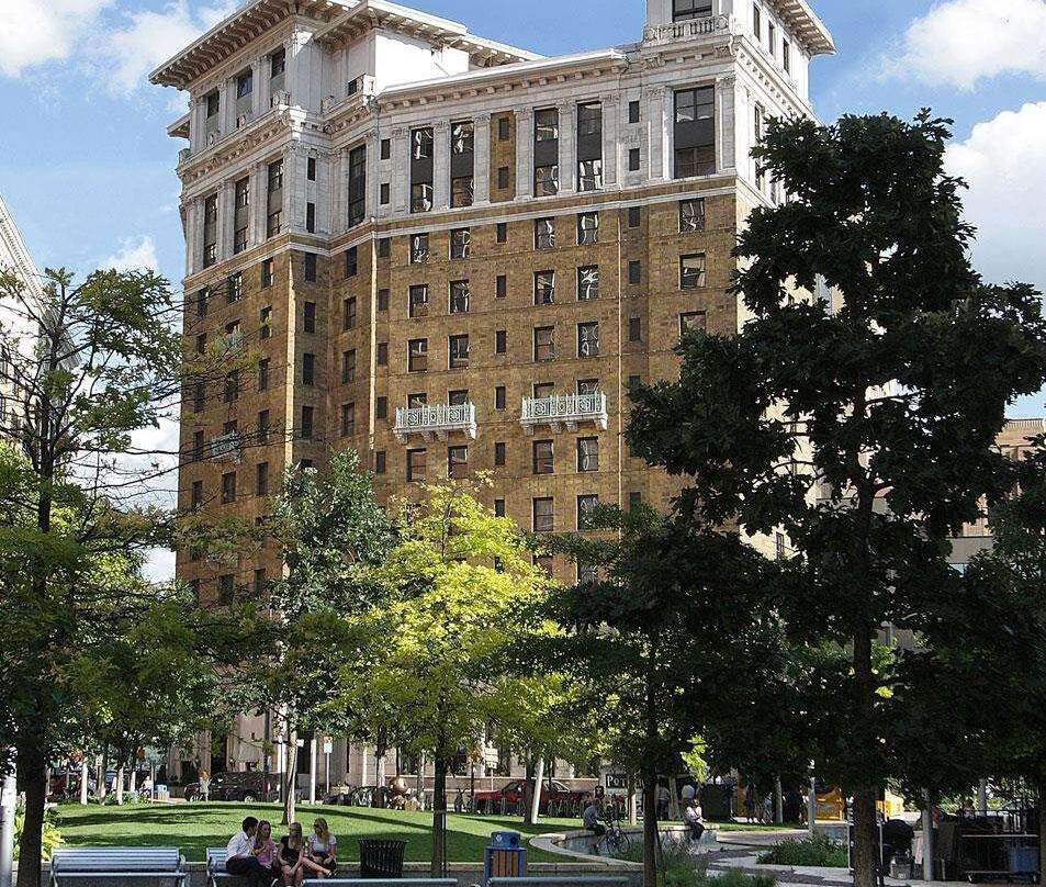 The Saint Paul Hotel主图