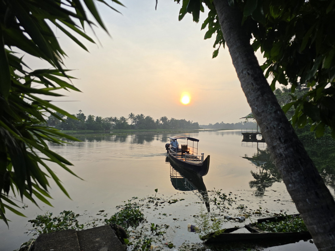 Riverside Retreat主图