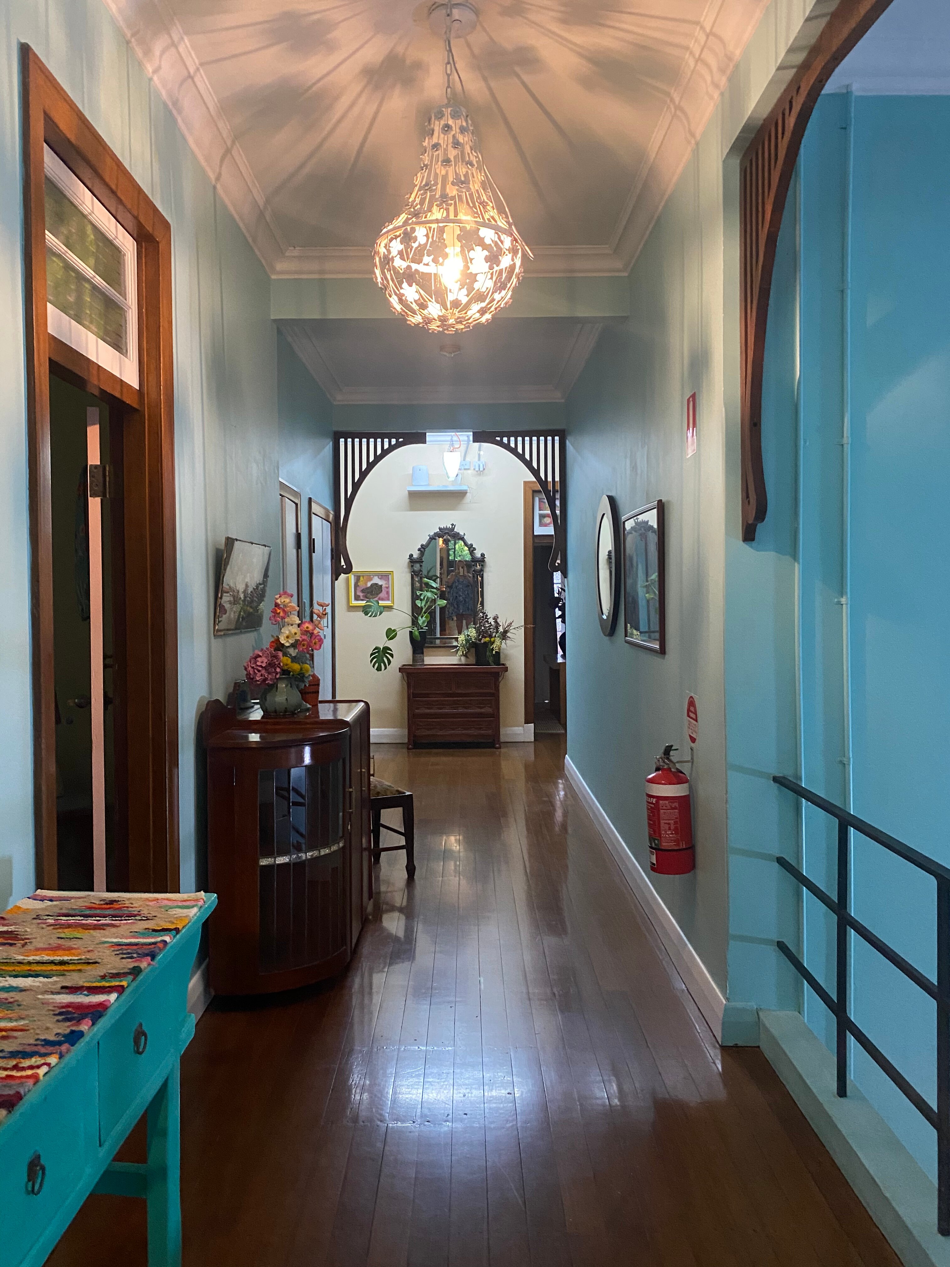 Babinda Quarters.-官方