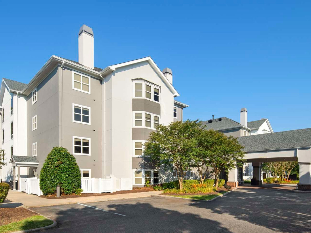 Hampton Inn & Suites Newport News-airport (oyster Point Area)