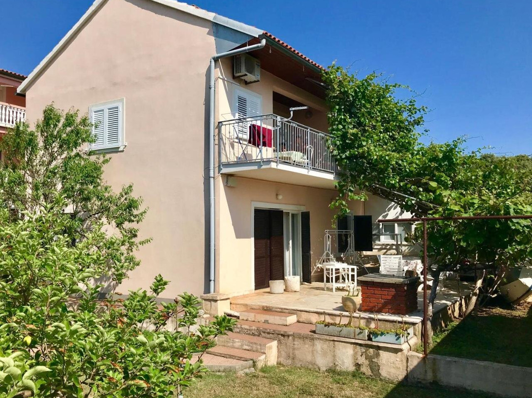 Apartmani/Apartmaji Grgas