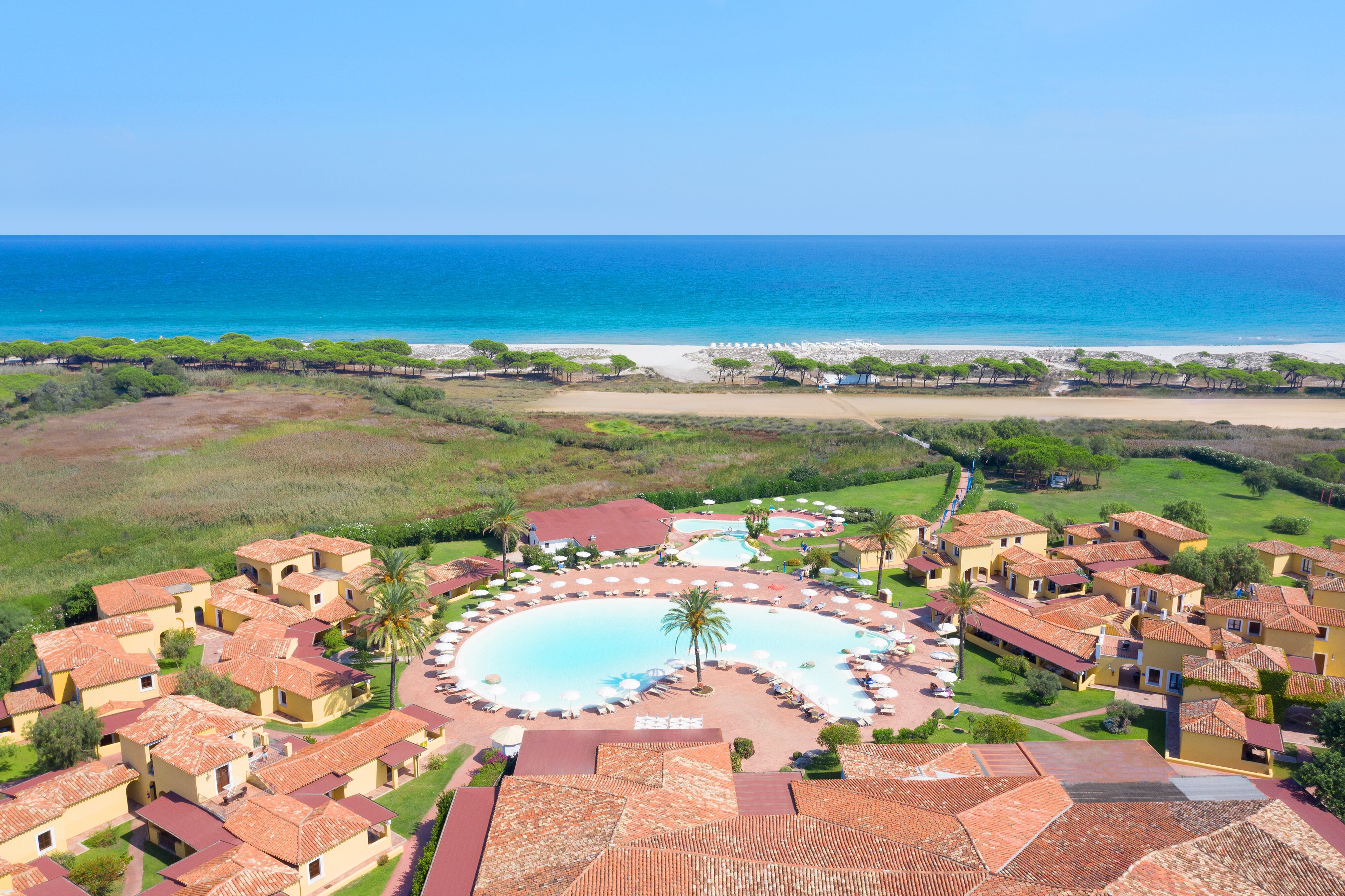 Villaggio Baia Dei Pini-泳池