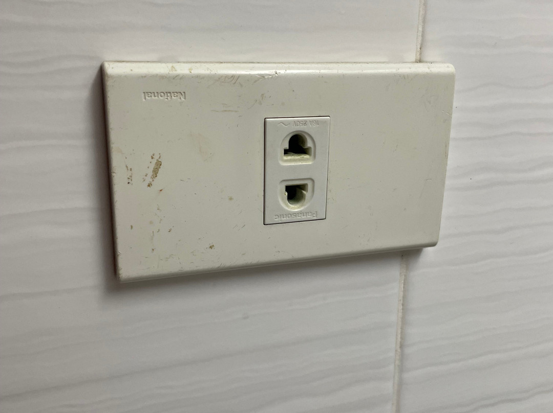 皮皮岛榕树度假别塑主图