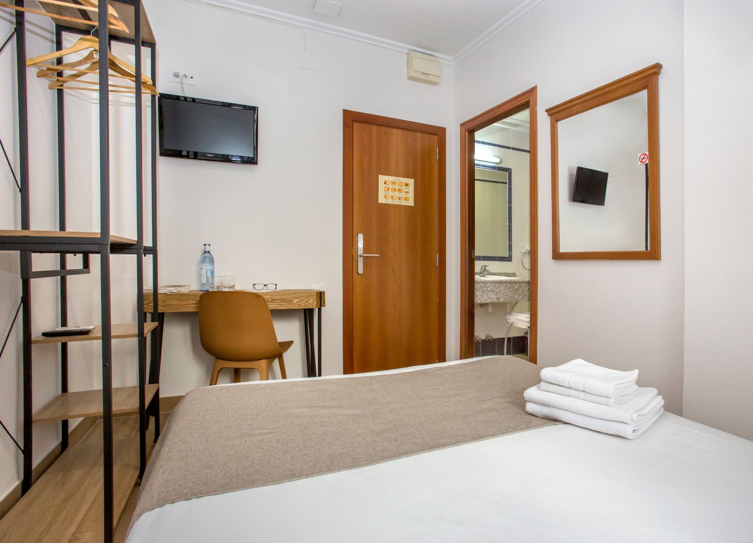 拉米斯酒店-客卧