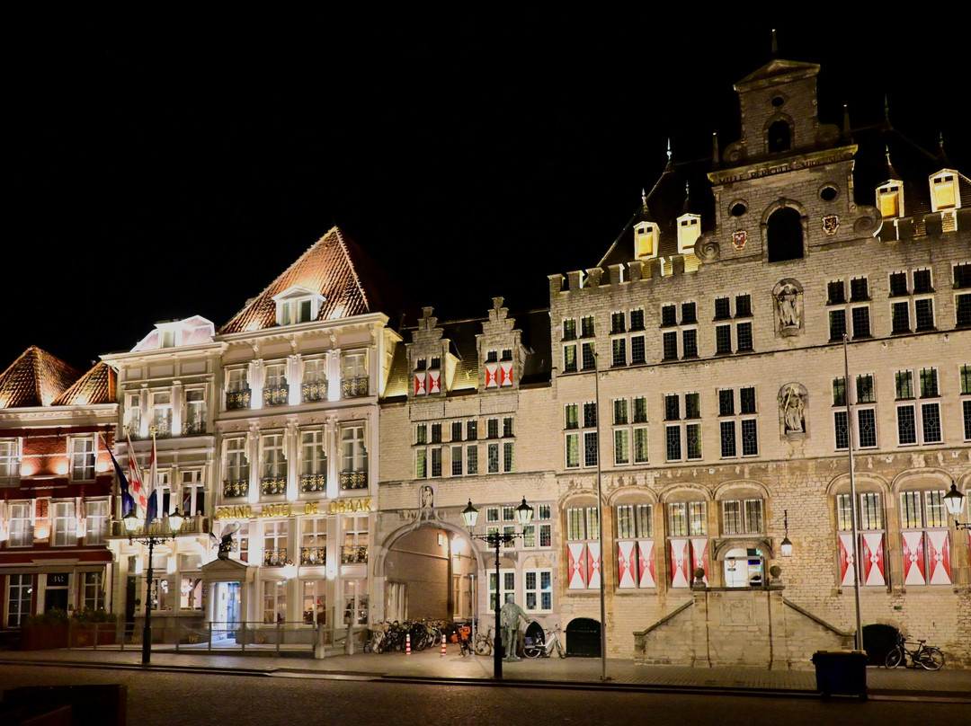 Grand Hotel De Draak主图