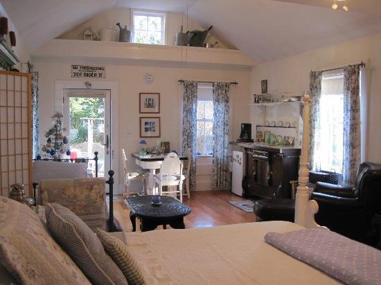 The Carriage House at 26 Pearl主图