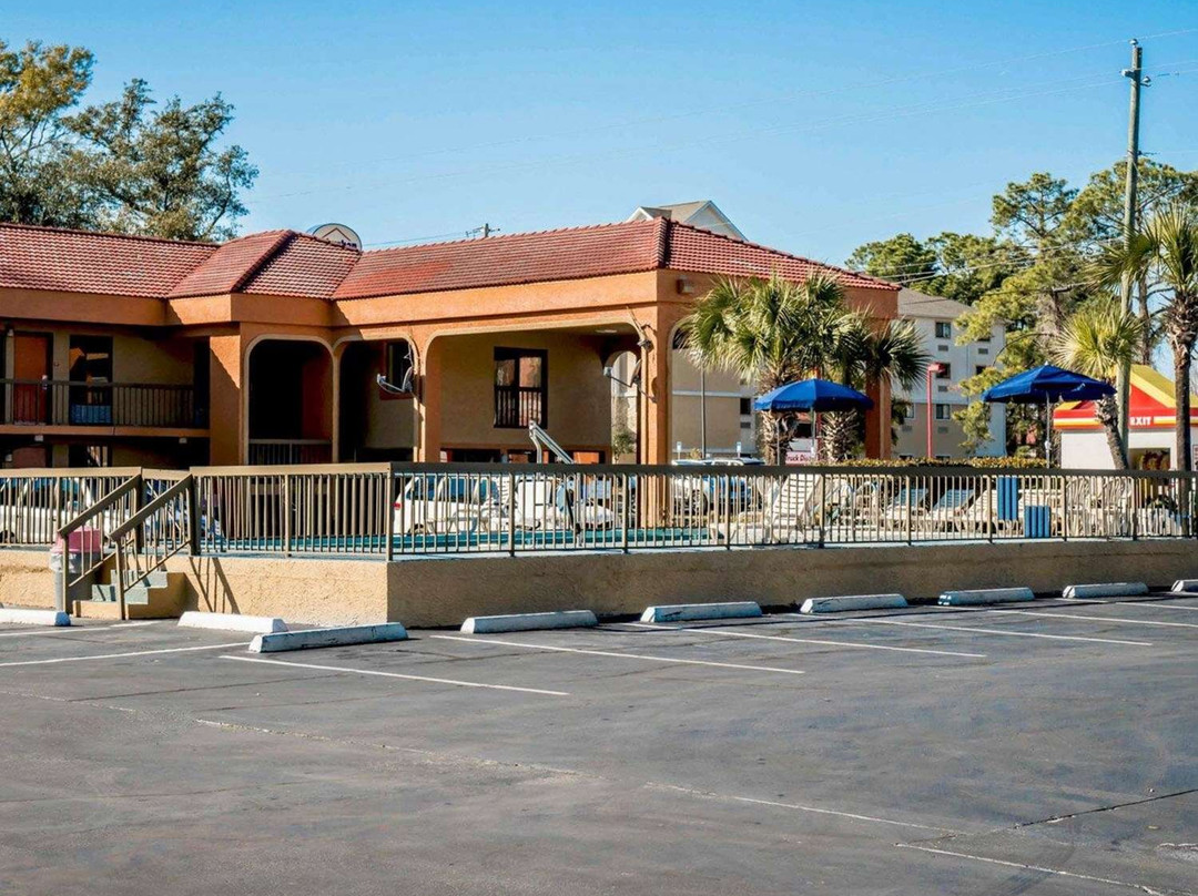 Econo Lodge Panama City