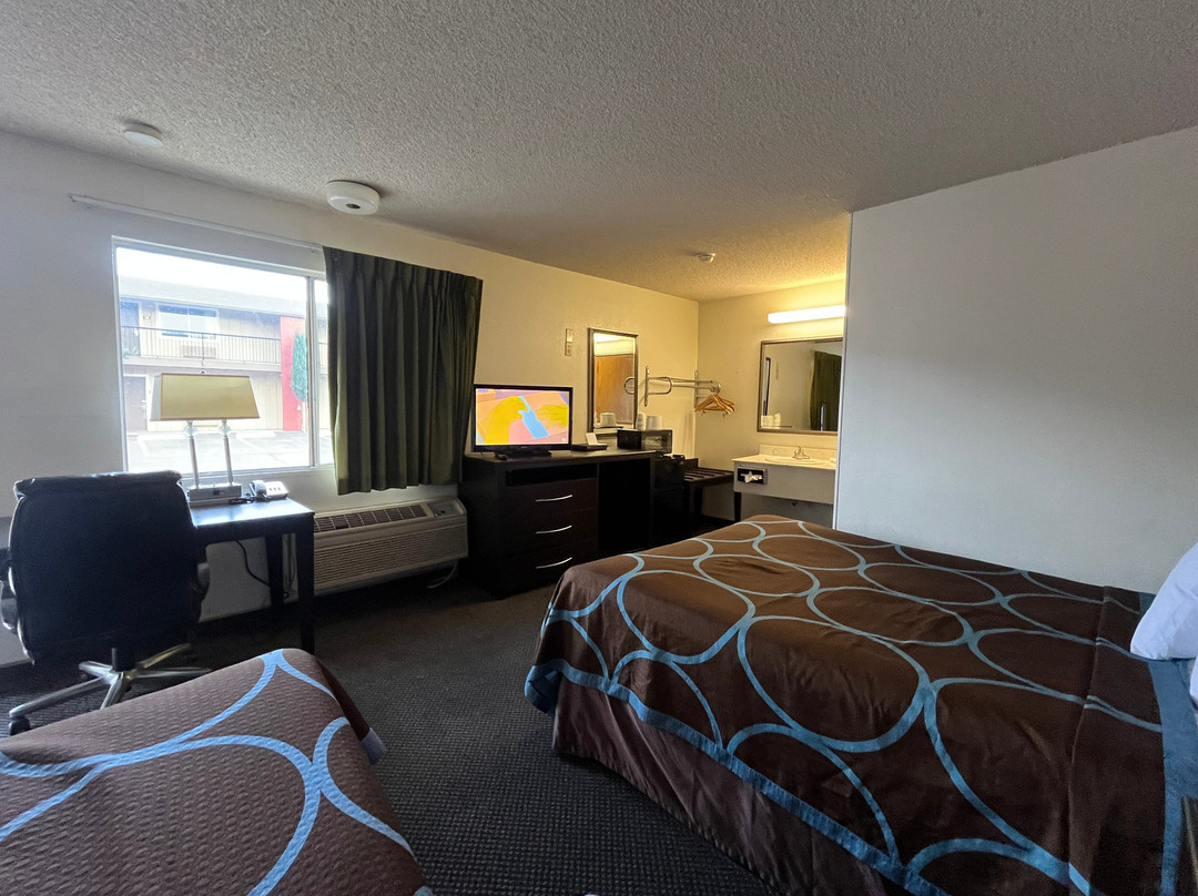 Super 8 by Wyndham Red Bluff主图