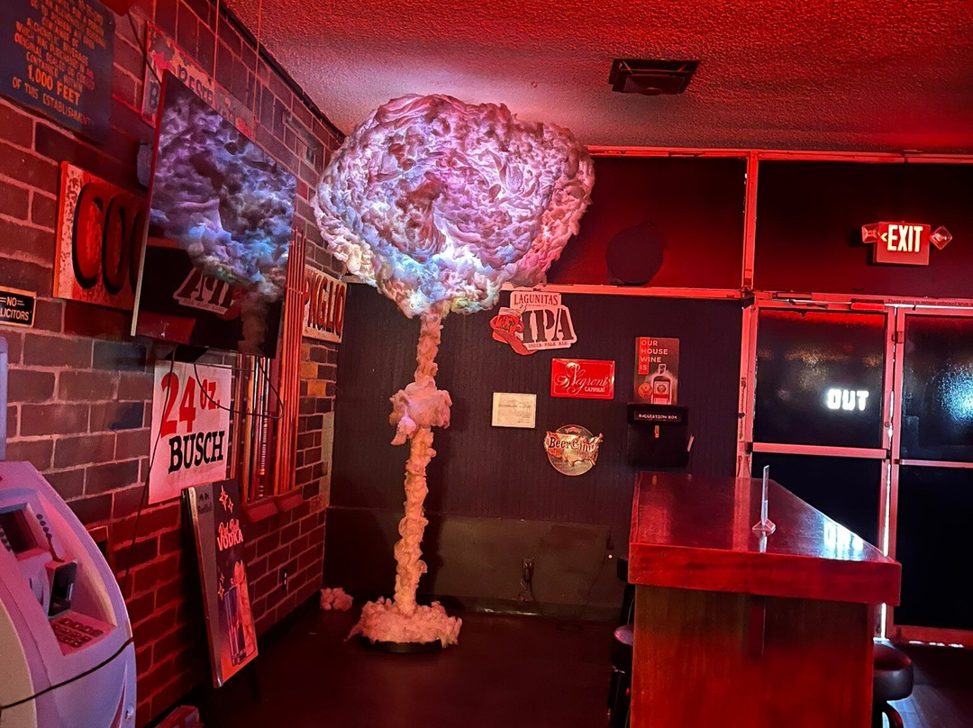 Atomic Liquors景点图片