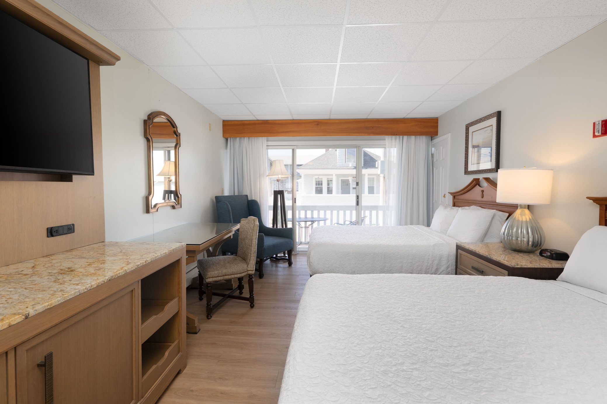 Waves Oceanfront Resort-客卧