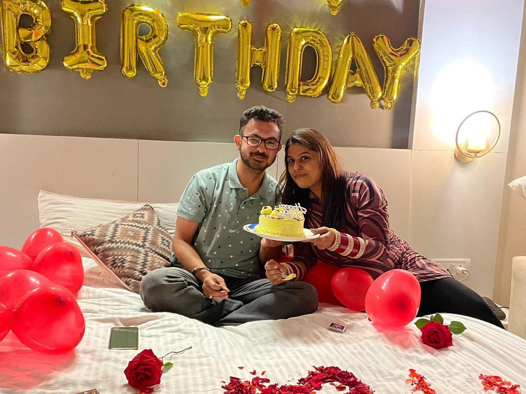 Himalayas By The Lake Hill主图