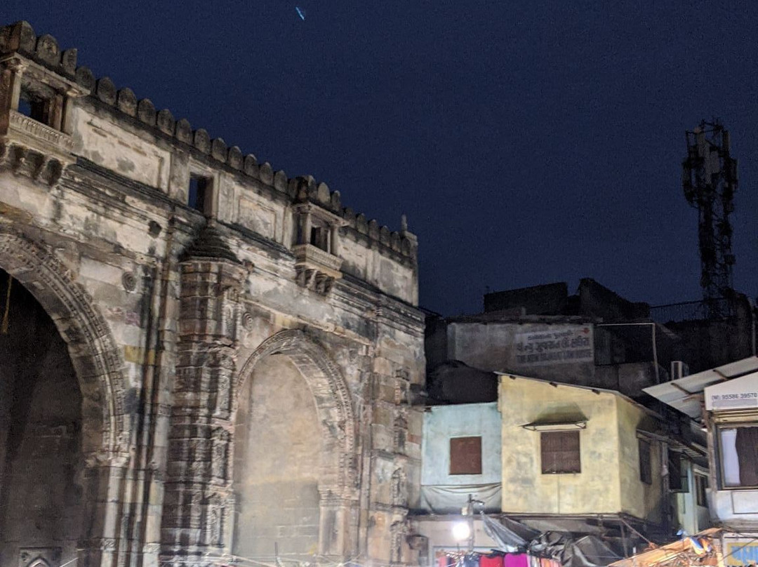 Teen Darwaza景点图片