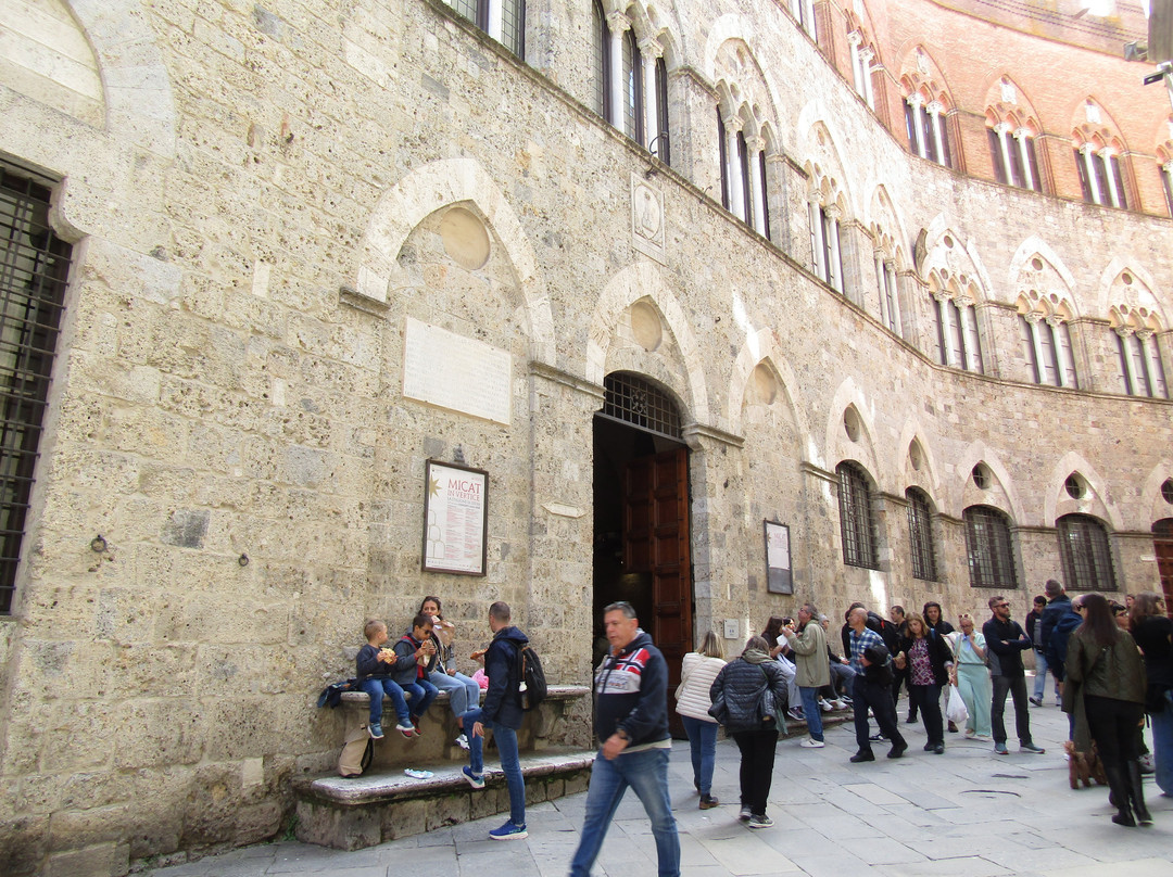 Palazzo Chigi Saracini-锡耶纳必去景点