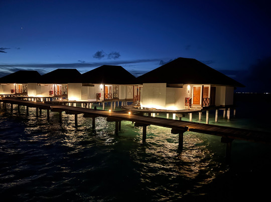 雅暗礁艾莱霍酒店主图