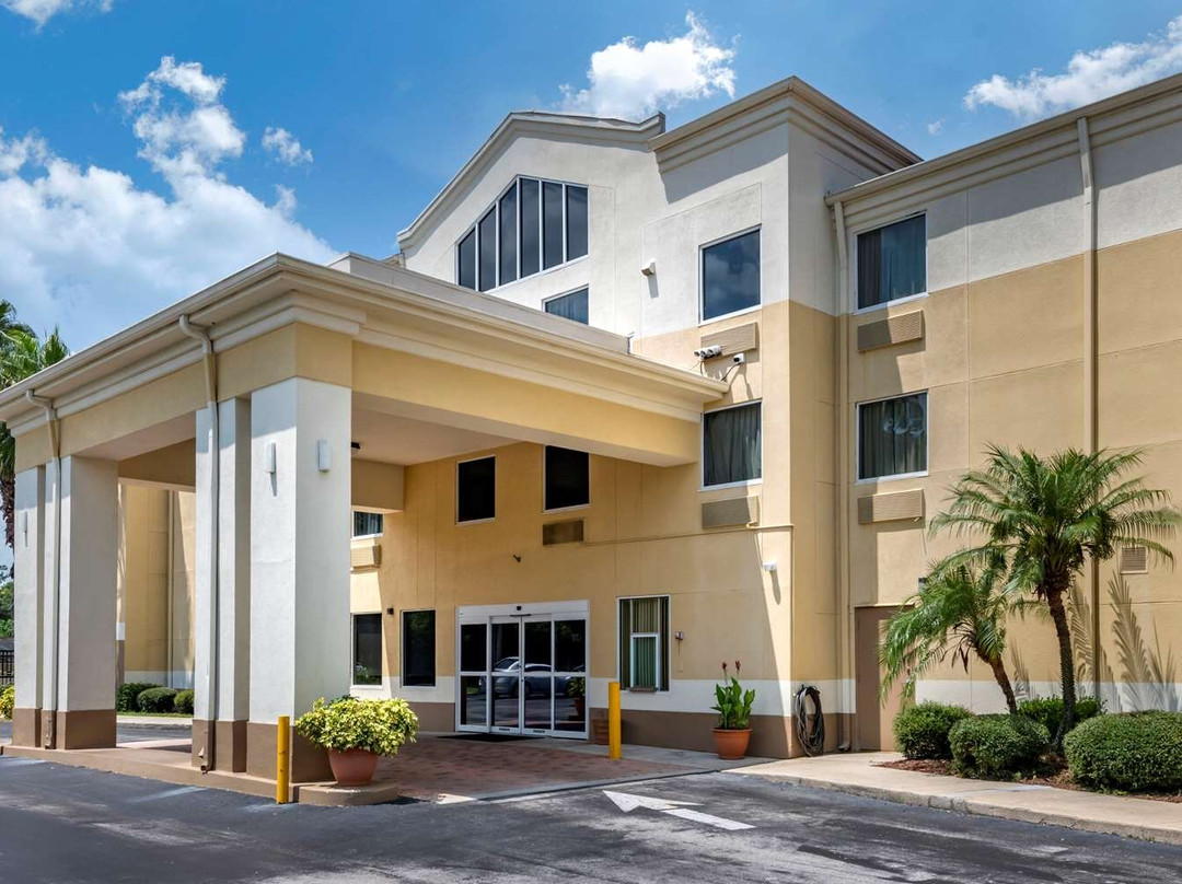 Comfort Inn & Suites Deland - Near University主图