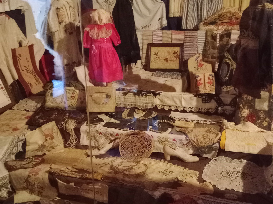 Laografikó Mouseío Chrístou Tsiótsiou Tatiánas Ntérou-Siatista必去景点