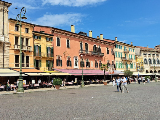 Tour of Verona by train-维罗纳必去景点