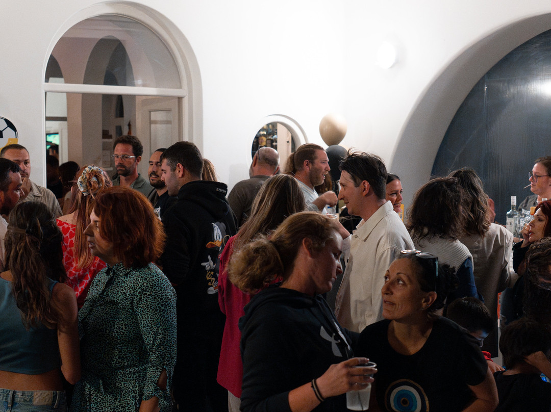 Look Cafe & Billiards Bar-Drios必去景点