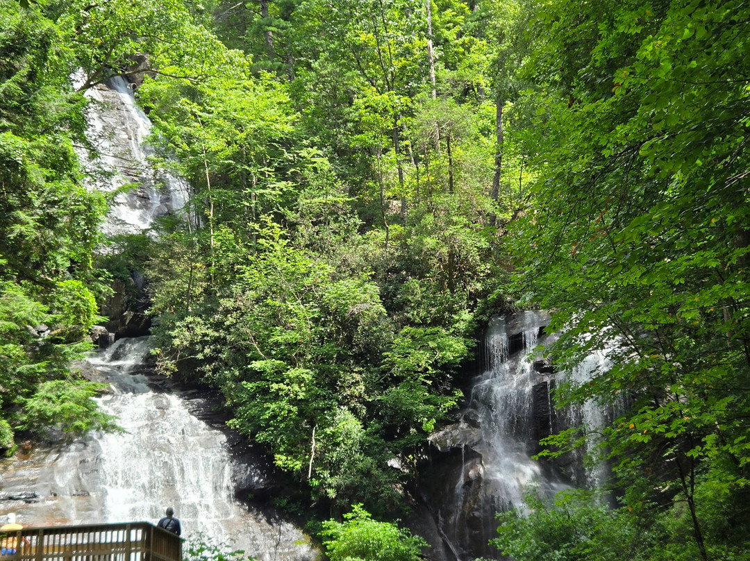 Anna Ruby Falls-海伦必去景点